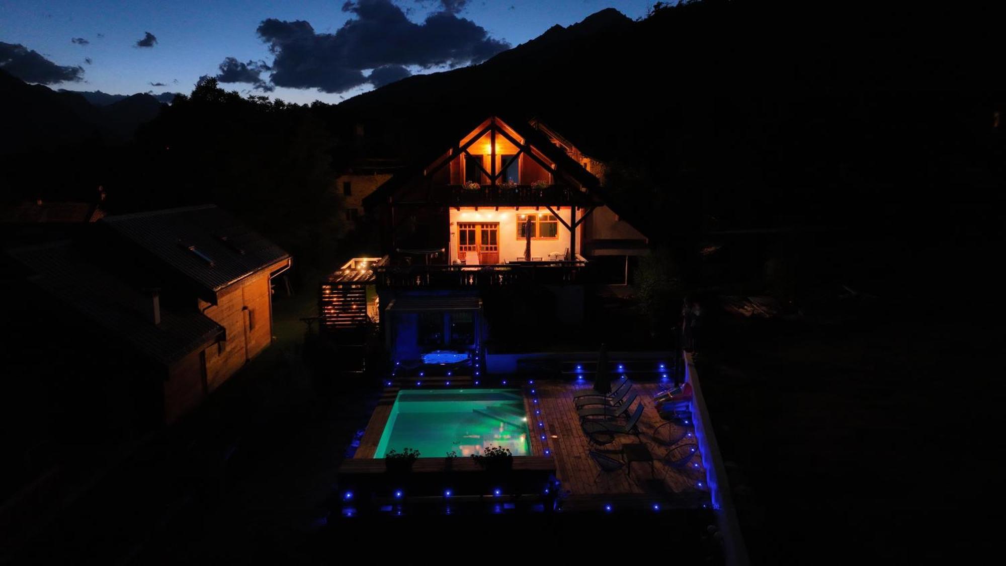 Chalet Serre Cambeou Piscine&Spa Saint-Chaffrey Exterior foto
